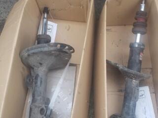 Стойки, амортизаторы передние тойота превия 2000 2005 г