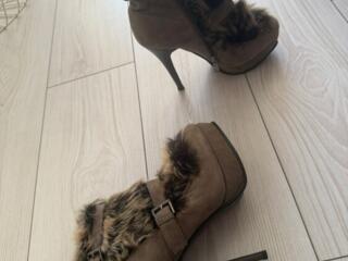 Продам зимние замшевые полусапожки на цигейке