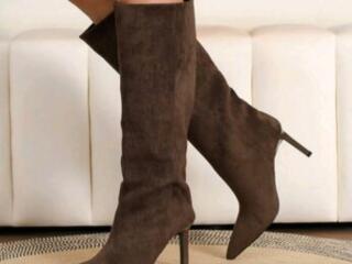 Элегантные женские сапоги 39-39,5 размера