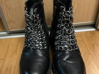 Продам ботинки женские зимние