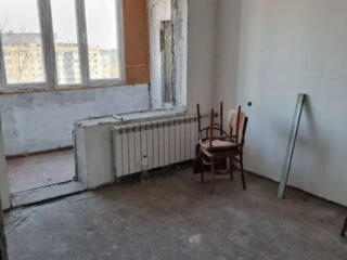 Двухкомнатная квартира под ремонт на Крымском бульваре.