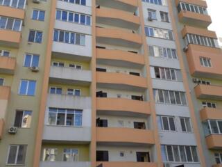 Продам 3 комнатную квартиру вблизи центра города.