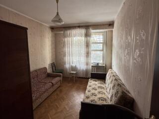 Сдаю 3-комнатную квартиру центр Кишиневе. Напротив UNIC.