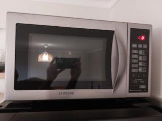 Продам микроволновку с конвекцией