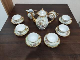 Продам сервиз и набор тарелок в отличном состоянии!