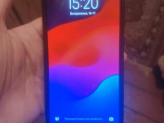 Продам телефон MI 8 флагман полностью рабочий п 256 г. Новая батарея.