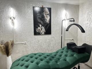 Аренда рабочего места мастера по наращиванию ресниц. Срочно!