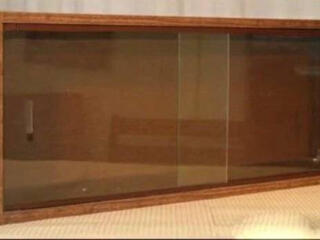 Куплю недорого книжные полки под стеклом, советского образца.