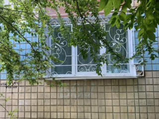 Комната в коммуне  ул.Краснова.