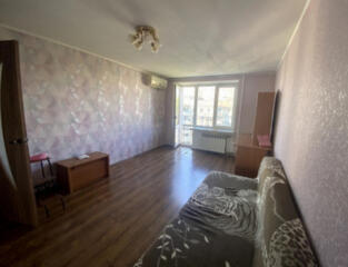 Продам однокомнатную квартиру на ул. Академика Глушко, Таирова.