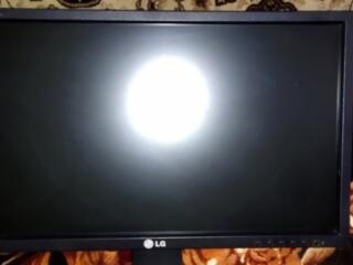Монитор LG, 22диаг, можно как телевизор.