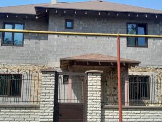 Продам двухэтажный дом 200 кв. м., Фонтанка.