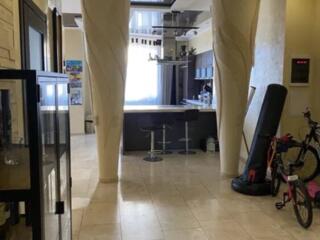 33120 Продам трехкімнатну - простору квартиру . ...