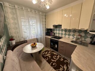 В продаже трехкомнатная квартира с ремонтом мебелью и техникой в ...