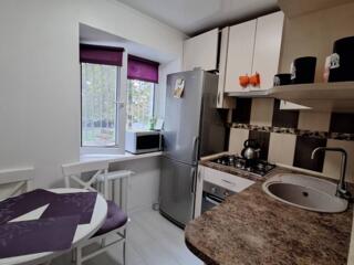 В продаже двухкомнатная квартира - лаборатория в самом сердце центре .