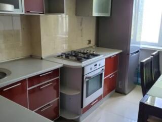 Продам 4-х комнатную квартиру на Академика Заболотного.