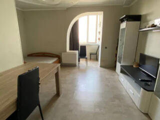 Продам 1-кімнатну квартиру з ремонтом в с.Фонтанка-3