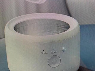 Очиститель зубных протезов с технологией звуковой волны и батареей