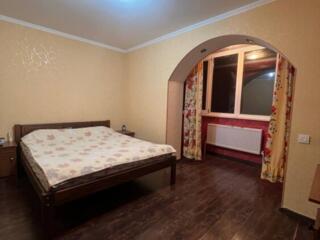 Сдается 2-комнатная квартира с АВТОНОМНЫМ отоплением. Западный.