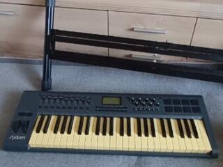 Midi клавиатура АМ Audio Axiom 49 в идеальном состоянии с подставкой