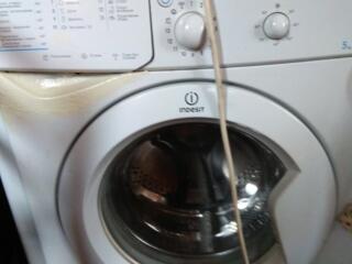 Продаю или меняю стиральную машинку индезит 5093