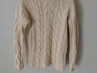 Продам свитер (100% шерсть) размер 48-50