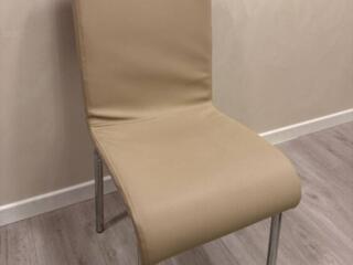 Продам 6 стульев, крепкие, в хорошем состоянии, 500 руб - 1 стул.