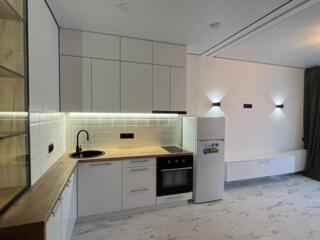 Продам квартиру-студию в новом доме Акварель 8