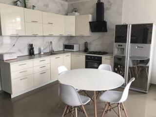 7090 Продам просторную 3-комнатную квартиру с ...