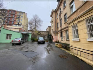 9919. Продам 2-х комнатную квартиру вблизи ...