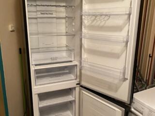 Холодильник Hisense