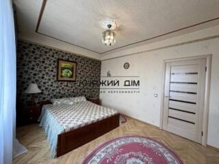 Пропонується в оренду 3-кім. квартира на Печерську, за адресою вул. ..