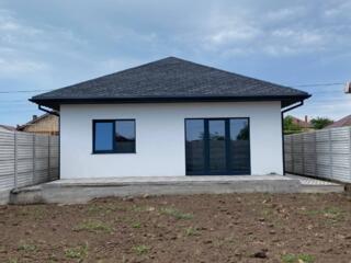 В продаже 1-этажный, новый дом в Лесках, расположенный на 4,6 сотках .