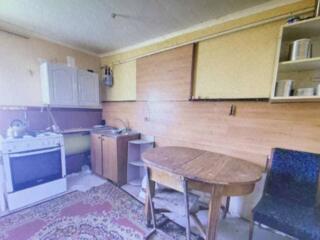 В продаже большой участок с домом. Участок угловой, можно разделить ..