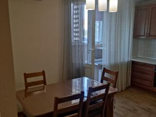 Сдаётся трёхкомнатная квартира. Киевская область, Броварской район , .