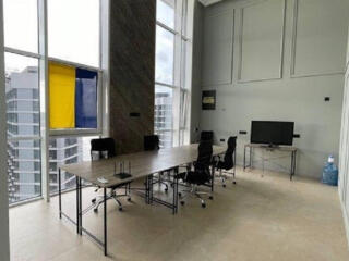 Пропонується в оренду офіс площею 160 кв.м., з дизайнерським ремонтом 