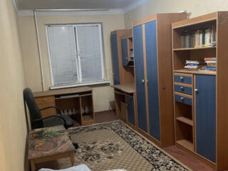 Двухкомнатная квартира на улице Генерала Петрова угол Радостной, ...