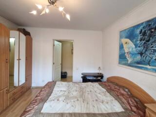 2 -х комнатная сталинка на пр. Шевченко.