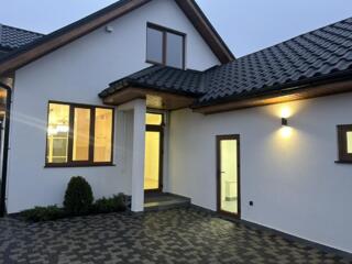 Продам новый 2-х этажный дом с ремонтом в Лесках