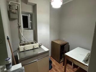 1-комн. малогабаритная квартира 3/4.Свои кухня и с/у. Балка, Тернополь