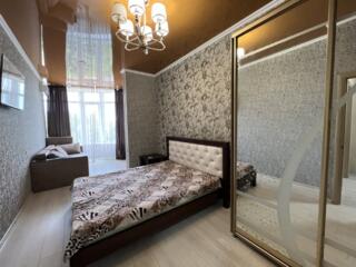 Оренда 2 кімнатної квартири в Аркадії, боковий вид моря, Гагаринплаза