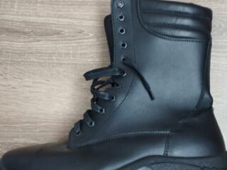 Продам ботинки