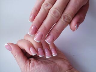 Наращивание ногтей, гель-лак. Парафинотерапия рук