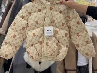 Теплые куртки в хорошем состоянии на девочку 5-7 лет и на 2-3 года