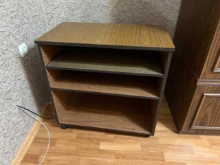 Продам тумбочку