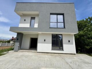 Casă cu 3 niveluri, sect. Botanica Vă propunem spre vânzare casă cu 3 