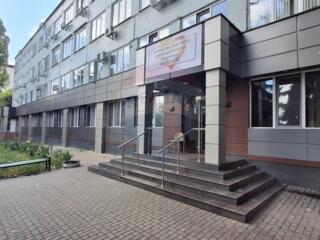 Chirie – spațiu comercial generos