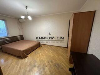 Оренда 3-кімнатної квартири  по вул. Північна 6. Загальною площею: ...