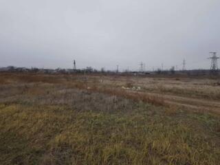 В продаже земельный участок в Ильичанке. Участок правильной формы, ...