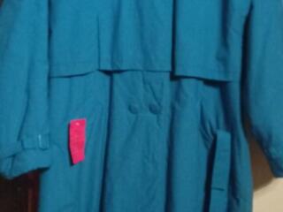 Новый женский плащ XL р-р на синтепоне (тонкий слой).